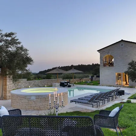 فيلة In Rovinj With Pool And Sauna