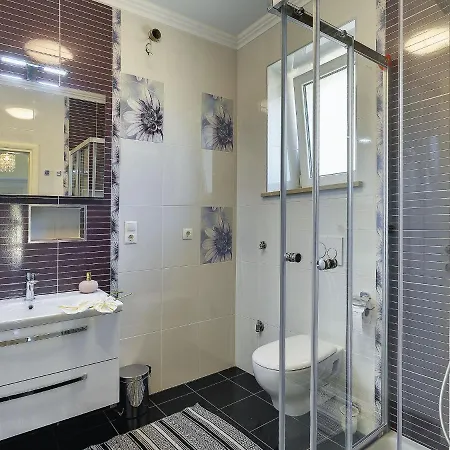 Charming With Heated Pool Near Rovinj