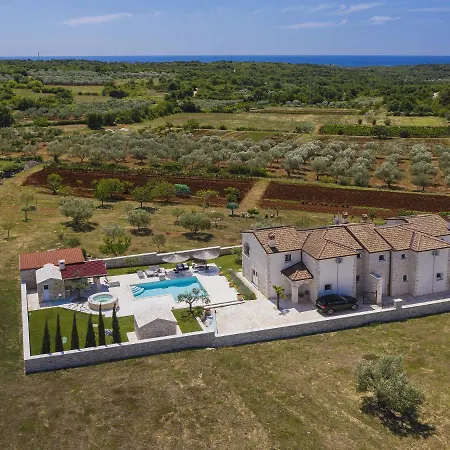 Vila Charming With Heated Pool Near Rovinj *